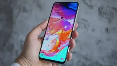 Чому варто залишати телефон за дверима вбиральні: варто про це подумати