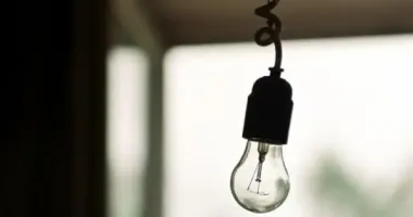 В Днепре местные жители перекрыли одну из центральных улиц из-за отсутствия света