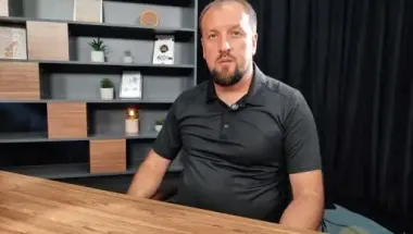 Реанімаційний автомобіль перетворився на комфортний засіб пересування для голови Куп'янської військової адміністрації