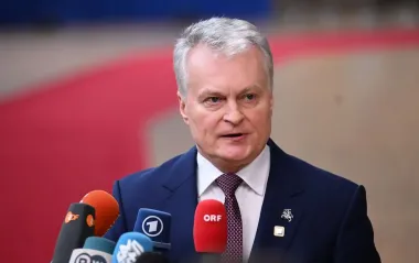 Науседа закликає ЄС "бити по найболючіших місцях" Росії та Білорусі