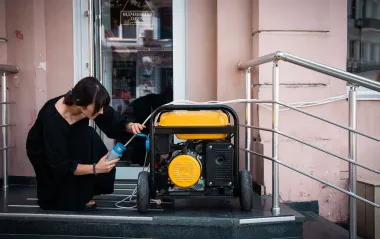 В Одесі люди перекривали вулиці через відсутність світла: в ОВА закликали до терпіння