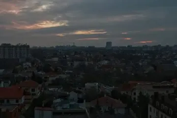 В Одесі через ворожу атаку пошкоджено критичну інфраструктуру: є постраждала