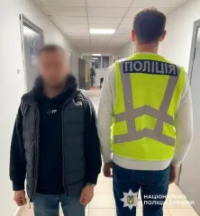 Киянин у поліцейській формі знімав зухвалі ролики: чим це обернулося (фото)